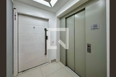 Apartamento à venda com 134m², 3 quartos e 2 vagasHall Social Bloco