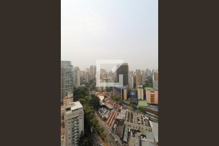 Apartamento à venda com 358m², 4 quartos e 4 vagasVista da Suíte 1