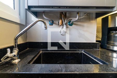 Apartamento à venda com 64m², 2 quartos e 1 vagaCozinha e Área de Serviço Detalhe