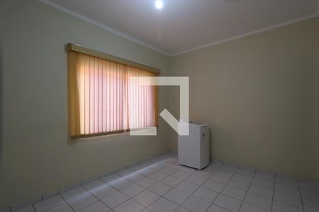 Casa à venda com 240m², 5 quartos e 2 vagasQuarto 4