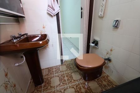 Casa à venda com 240m², 5 quartos e 2 vagasBanheiro da Suíte