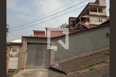 Casa à venda com 199m², 2 quartos e 2 vagasFachada