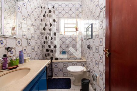Casa para alugar com 220m², 3 quartos e 2 vagas Casa para alugar com 220m², 3 quartos e 2 vagasBanheiro da Suíte