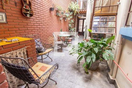 Casa para alugar com 220m², 3 quartos e 2 vagas Casa para alugar com 220m², 3 quartos e 2 vagasQuintal