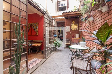 Casa para alugar com 220m², 3 quartos e 2 vagas Casa para alugar com 220m², 3 quartos e 2 vagasQuintal
