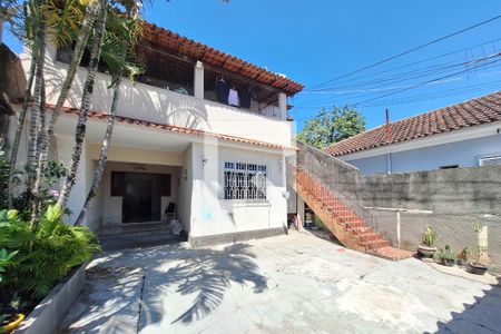 Casa de condomínio para alugar com 150m², 4 quartos e 2 vagas Casa de condomínio para alugar com 150m², 4 quartos e 2 vagasQuintal