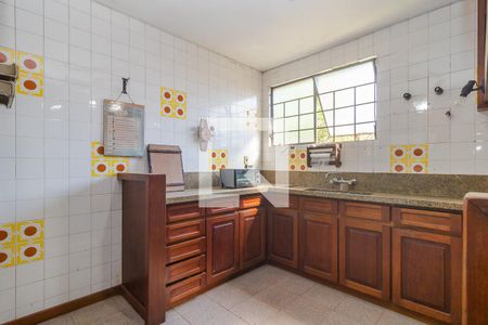 Casa à venda com 480m², 4 quartos e 3 vagas Casa à venda com 480m², 4 quartos e 3 vagasCozinha