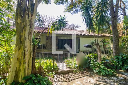 Casa à venda com 480m², 4 quartos e 3 vagas Casa à venda com 480m², 4 quartos e 3 vagasFachada