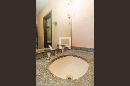 Casa à venda com 480m², 4 quartos e 3 vagas Casa à venda com 480m², 4 quartos e 3 vagasQuarto 1 - Suíte