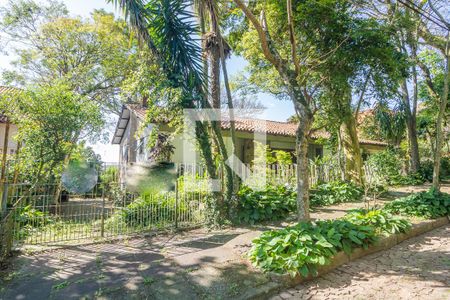 Casa à venda com 480m², 4 quartos e 3 vagas Casa à venda com 480m², 4 quartos e 3 vagasFachada