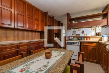 Casa à venda com 480m², 4 quartos e 3 vagas Casa à venda com 480m², 4 quartos e 3 vagasCozinha