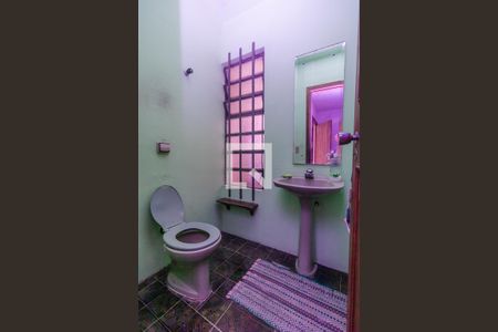 Casa à venda com 480m², 4 quartos e 3 vagas Casa à venda com 480m², 4 quartos e 3 vagasLavabo