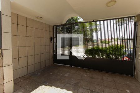 Entrada de apartamento para alugar com 3 quartos, 66m² em Itaquera, São Paulo