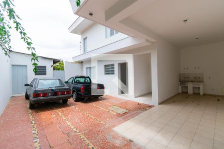 Casa para alugar com 200m², 5 quartos e 5 vagasQuintal