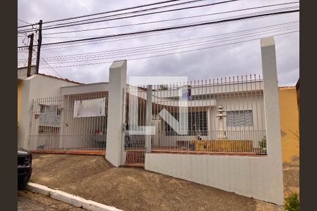 Casa para alugar com 200m², 5 quartos e 5 vagasFachada