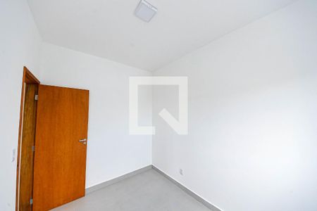 Quarto 2 de apartamento para alugar com 2 quartos, 40m² em Vila Ivg, São Paulo