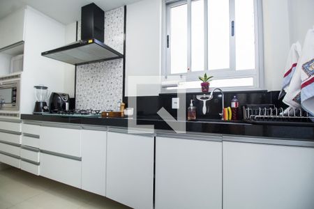 Apartamento à venda com 94m², 2 quartos e 1 vaga Apartamento à venda com 94m², 2 quartos e 1 vagaCozinha