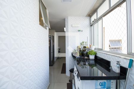 Apartamento à venda com 94m², 2 quartos e 1 vagaÁrea de Serviço