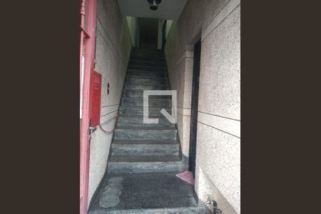 Casa à venda com 360m², 6 quartos e 3 vagasEscada casa 3