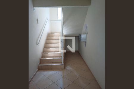 Apartamento para alugar com 50m², 2 quartos e 1 vaga Apartamento para alugar com 50m², 2 quartos e 1 vagaEscada