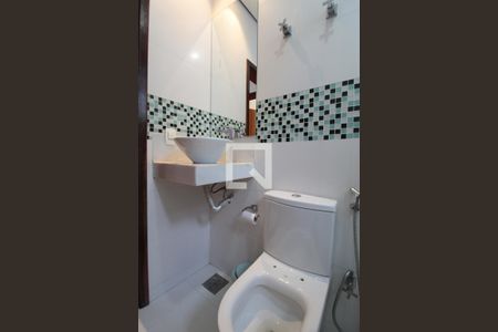 Casa à venda com 500m², 3 quartos e 4 vagasBanheiro Social