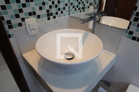 Casa à venda com 500m², 3 quartos e 4 vagasBanheiro Social