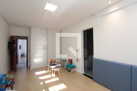 Casa à venda com 500m², 3 quartos e 4 vagasSuíte 2