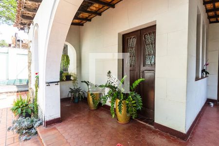 Casa para alugar com 300m², 5 quartos e 3 vagas Casa para alugar com 300m², 5 quartos e 3 vagasAlpendre