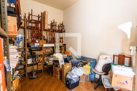 Casa para alugar com 300m², 5 quartos e 3 vagas Casa para alugar com 300m², 5 quartos e 3 vagasQuarto 5 na Casa de Fundos