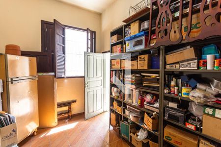 Casa para alugar com 300m², 5 quartos e 3 vagas Casa para alugar com 300m², 5 quartos e 3 vagasQuarto 5 na Casa de Fundos