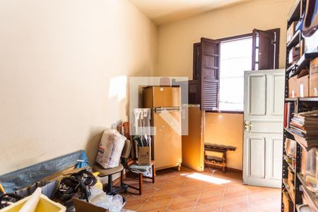 Casa para alugar com 300m², 5 quartos e 3 vagas Casa para alugar com 300m², 5 quartos e 3 vagasQuarto 5 na Casa de Fundos