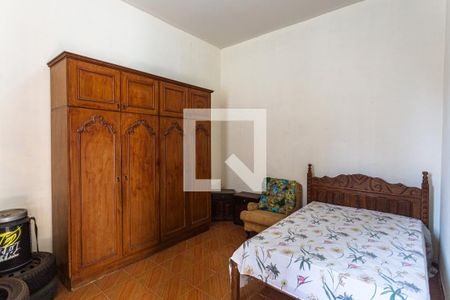 Casa para alugar com 300m², 5 quartos e 3 vagas Casa para alugar com 300m², 5 quartos e 3 vagasQuarto 4 na Casa de Fundos