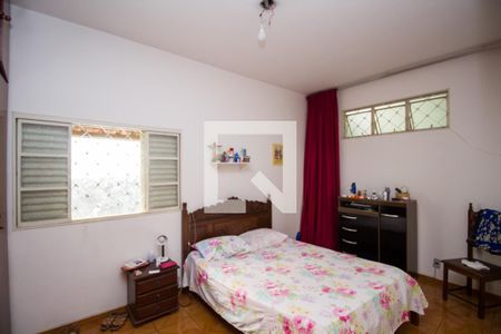 Casa à venda com 200m², 4 quartos e 4 vagas Casa à venda com 200m², 4 quartos e 4 vagasQuarto