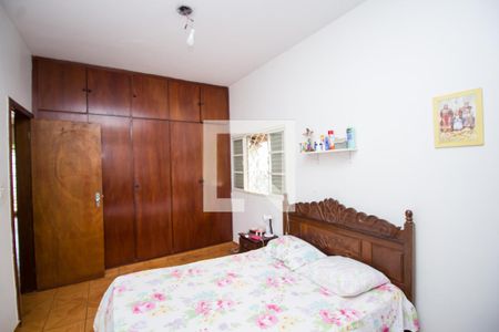 Casa à venda com 200m², 4 quartos e 4 vagas Casa à venda com 200m², 4 quartos e 4 vagasQuarto