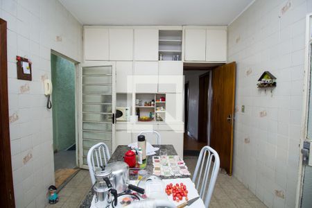 Casa à venda com 200m², 4 quartos e 4 vagas Casa à venda com 200m², 4 quartos e 4 vagasCozinha