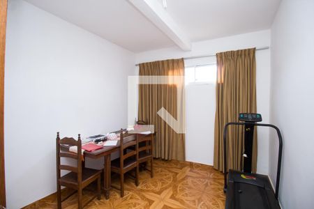 Casa à venda com 200m², 4 quartos e 4 vagas Casa à venda com 200m², 4 quartos e 4 vagasSala