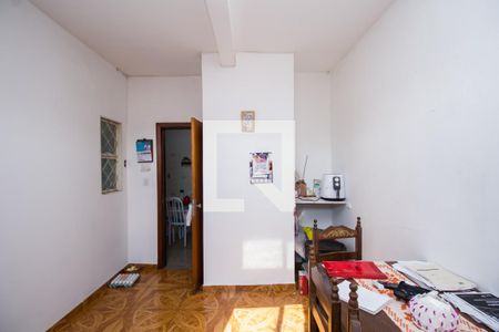 Casa à venda com 200m², 4 quartos e 4 vagas Casa à venda com 200m², 4 quartos e 4 vagasSala