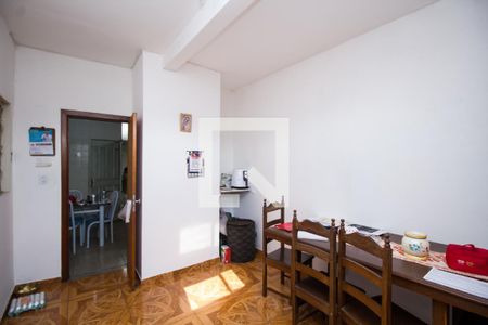 Casa à venda com 200m², 4 quartos e 4 vagas Casa à venda com 200m², 4 quartos e 4 vagasSala