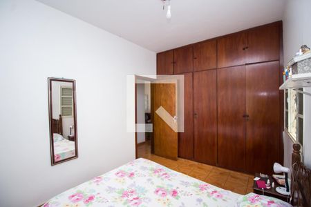 Casa à venda com 200m², 4 quartos e 4 vagas Casa à venda com 200m², 4 quartos e 4 vagasQuarto