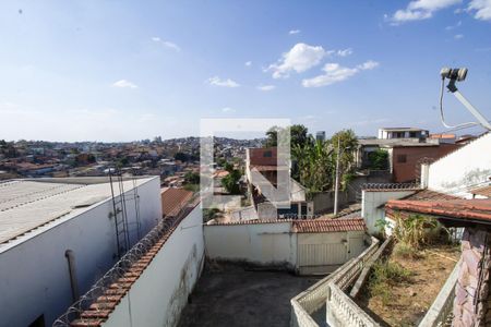 Casa à venda com 200m², 4 quartos e 4 vagas Casa à venda com 200m², 4 quartos e 4 vagasVista