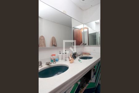 Apartamento à venda com 310m², 3 quartos e 3 vagasBanheiro 2