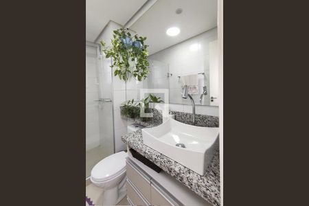 Apartamento para alugar com 60m², 2 quartos e sem vagaBanheiro