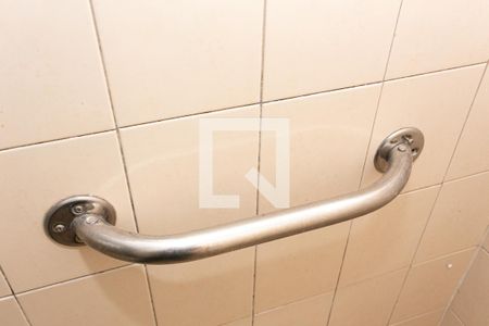 Banheiro - Barra de Apoio de casa de condomínio para alugar com 1 quarto, 50m² em Penha de França, São Paulo