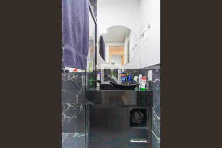 Apartamento à venda com 68m², 2 quartos e 1 vagaBanheiro Social