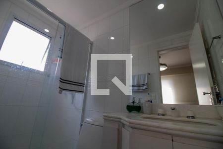 Apartamento à venda com 172m², 4 quartos e 4 vagasBanheiro da Suíte 1