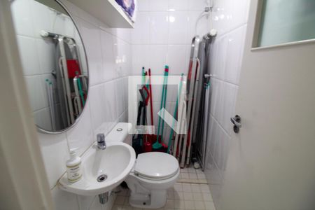 Apartamento à venda com 172m², 4 quartos e 4 vagasBanheiro de Serviço