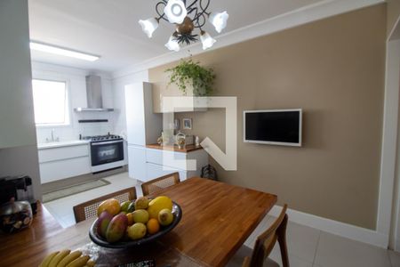 Apartamento à venda com 172m², 4 quartos e 4 vagasCozinha