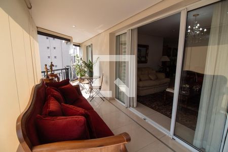 Apartamento à venda com 172m², 4 quartos e 4 vagasVaranda