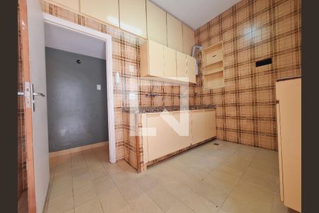 Casa à venda com 250m², 6 quartos e 3 vagas Casa à venda com 250m², 6 quartos e 3 vagasCozinha 2