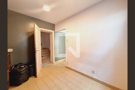 Casa à venda com 250m², 6 quartos e 3 vagas Casa à venda com 250m², 6 quartos e 3 vagasCozinha 1